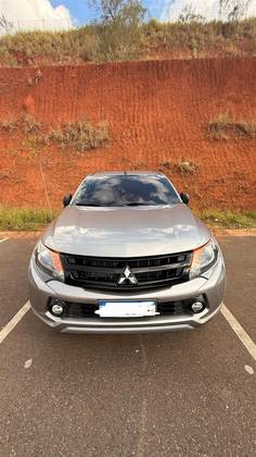 MITSUBISHI L200 TRITON 2.4 16V TURBO DIESEL SPORT HPE TOP CD 4P 4X4 AUTOMÁTICO MITSUBISHI L200 TRITON 2.4 16V TURBO DIESEL SPORT HPE TOP CD 4P 4X4 AUTOMÁTICO